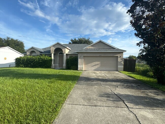 Beautiful 4 bedroom, 2 bathroom home - Beautiful 4 bedroom, 2 bathroom home
