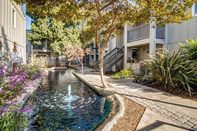 Photo - Round Hill Creek Apartments