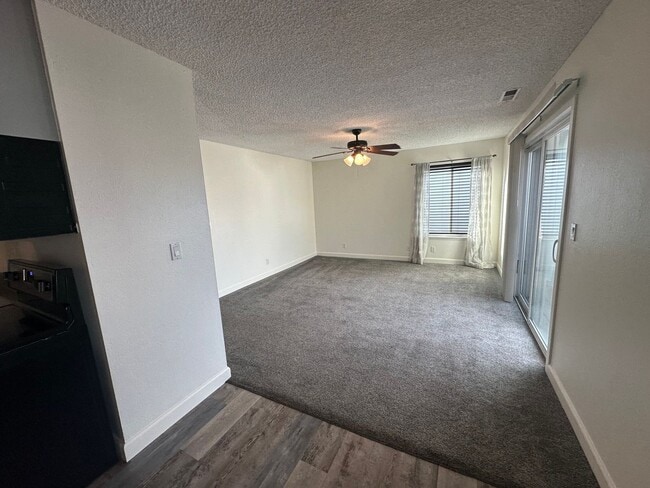 Photo - Modern Reno apartment 2 bedroom 1 bath! Co...