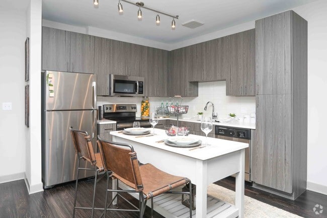 1BR, 1BA - 715 SF - The Edition