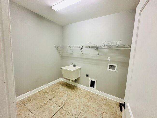 Photo - 118 Jonquil Ave NW