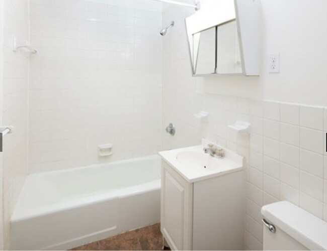 Photo - 784 Main St Unit 1