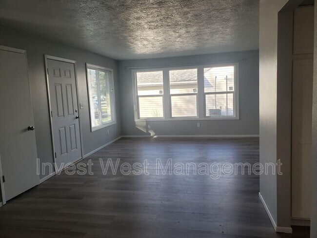 Photo - 3400-3402 E 13th St Unit 3400 E 13th St