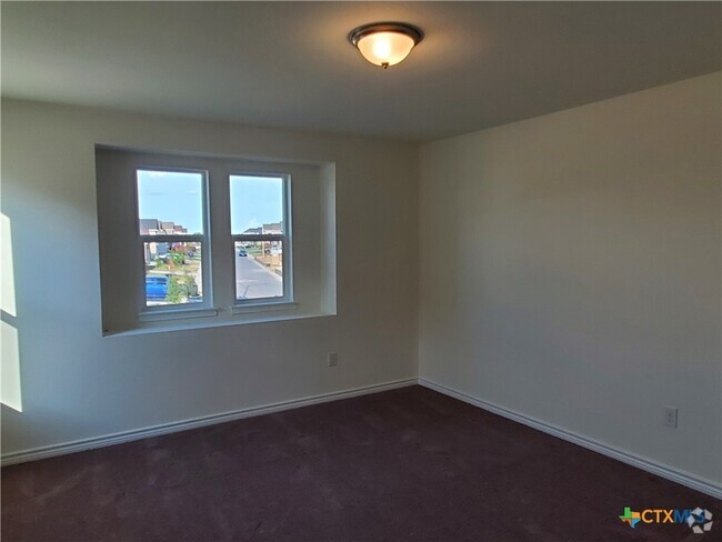 Building Photo - 4005 Woodside Dr Rental