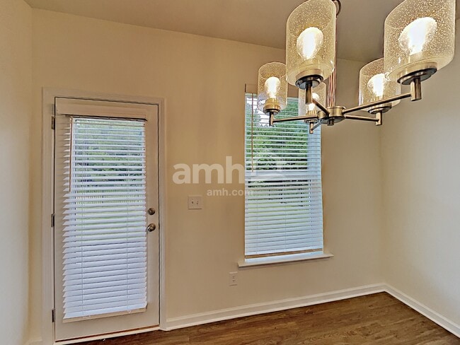 Photo - 693 Woodall Rd