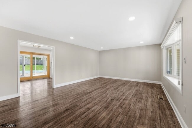 Photo - 3 Cypress Rd