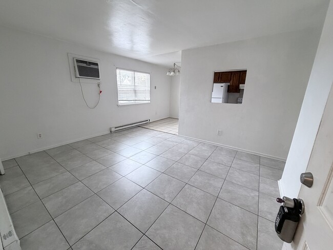 Photo - 9625 Grove Ave