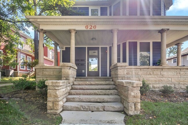 Building Photo - 626 N. College Ave.