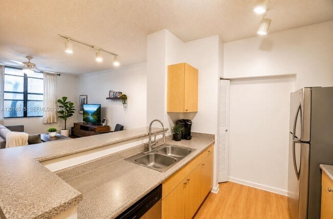 Photo - 1919 Van Buren St Unit 115A