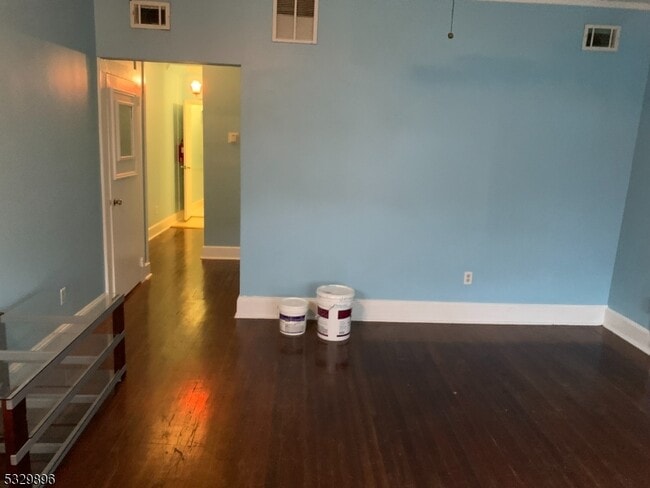 Photo - 107 Mechanic St