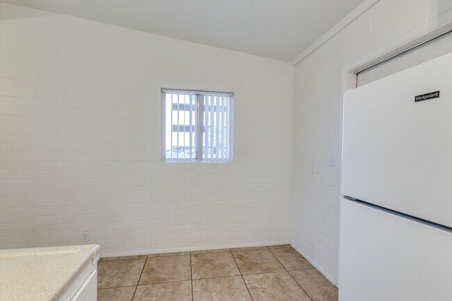 Photo - Virginia Apartments