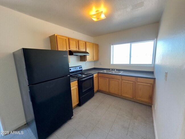 Photo - 1228 E Apache St