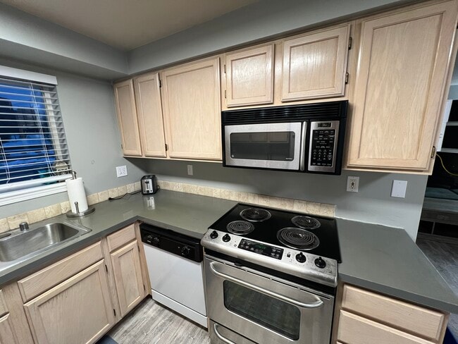 Photo - 639 N Riverpoint Blvd Unit Riverfront Condominium