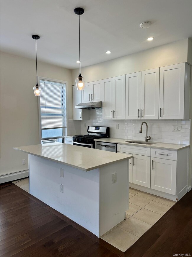 Building Photo - 31-17 81st St Rental