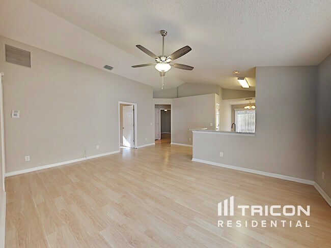 Photo - 723 Cape Cod Cir