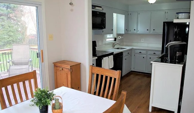 Photo - 24200 Bush Hill Rd