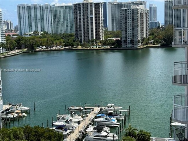 Photo - 18031 Biscayne Blvd Condominio