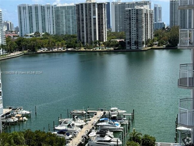 Building Photo - 18031 Biscayne Blvd Rental