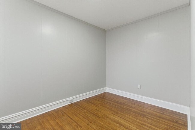 Photo - 5213 Harlan St