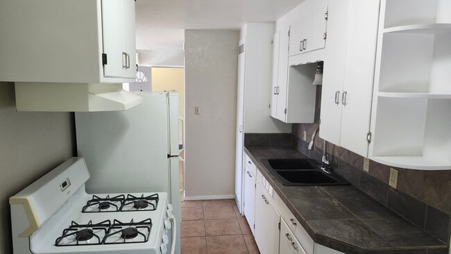 Photo - 225 N Cloverdale Blvd Unit 2