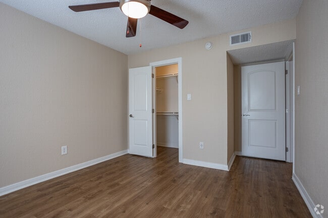 2 BR, 2 BA - 991 SF - Montabella at Oak Forest