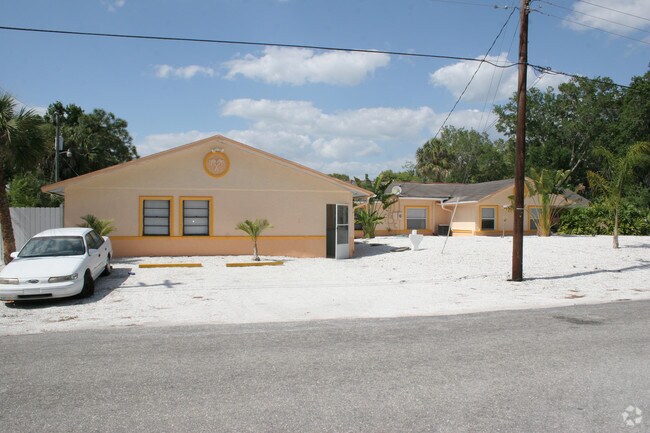 Cookie Cove Apartments - Cookie Cove Apartments