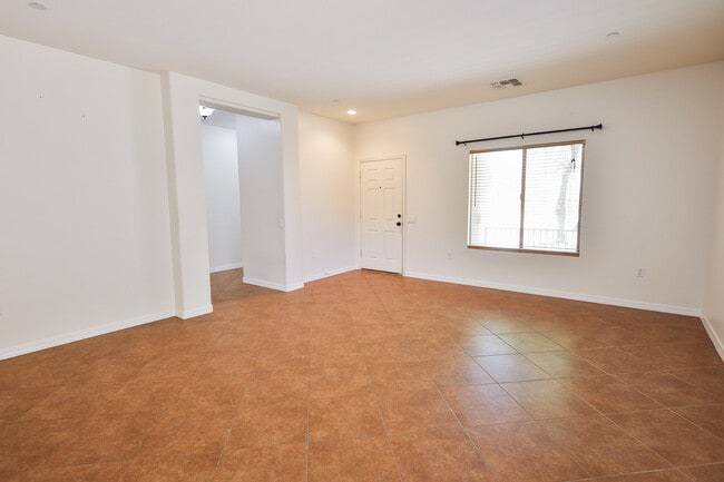 Photo - 819 W Vuelta Granadina