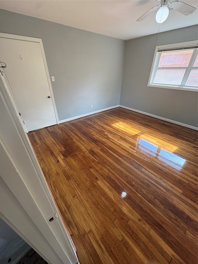 Photo - 5223 Sanford Rd