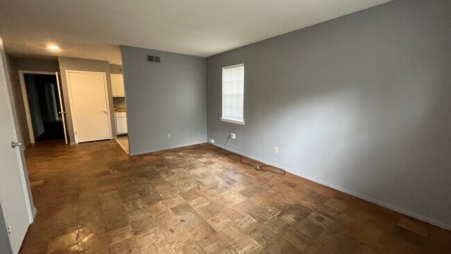 Family room front - 354 Williford St Unit 354 Williford