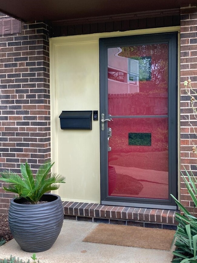 Building Photo - 24 Tower Hill Ct Unit 24 Tower Hill