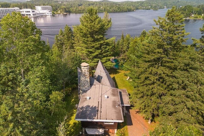 Photo - 8 Pl. d'Artois