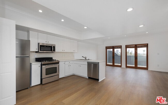 Building Photo - 930 S Robertson Blvd Unit 603 Rental