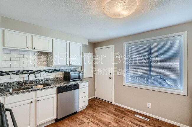 Photo - 2445 Lawrence St Unit B