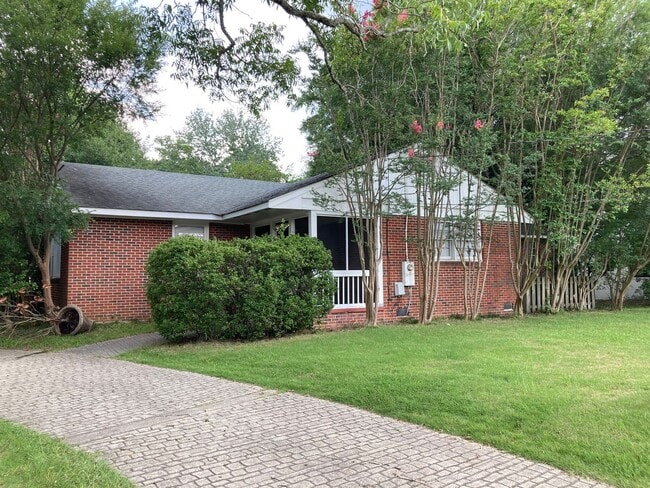 Photo - 403 E Samford Ave