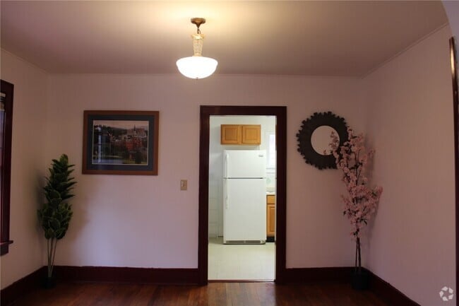 Building Photo - 610 Mitchell St Rental