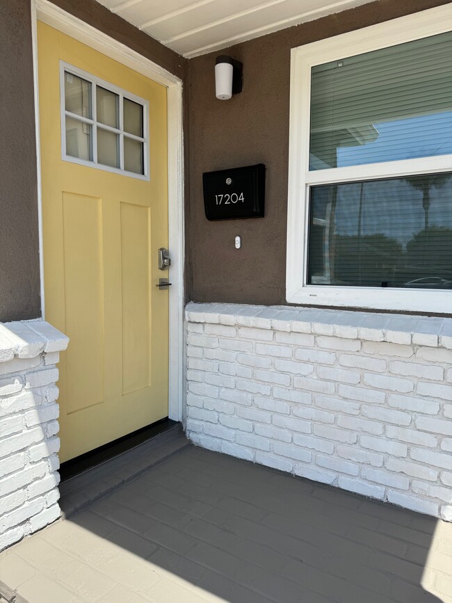 Photo - 17204 Crenshaw Blvd Unidad Main House
