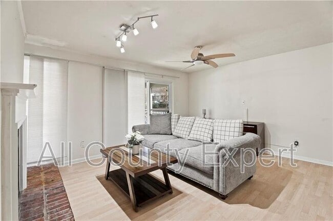 Photo - 2901 Lenox Rd NE