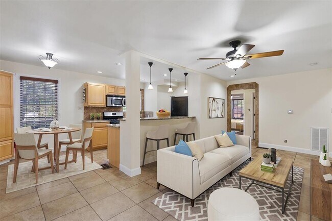 Photo - 914 E 32nd St