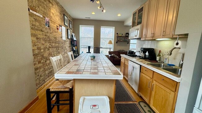 Photo - 1453 W Cortez St Unidad 3