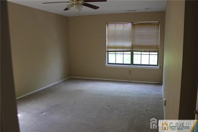 Photo - 82 Keystone Ct