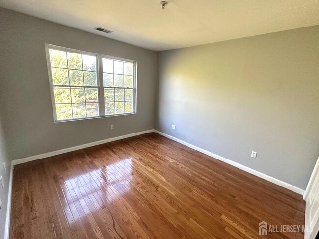 Photo - 111 Harris Ave Unit 5