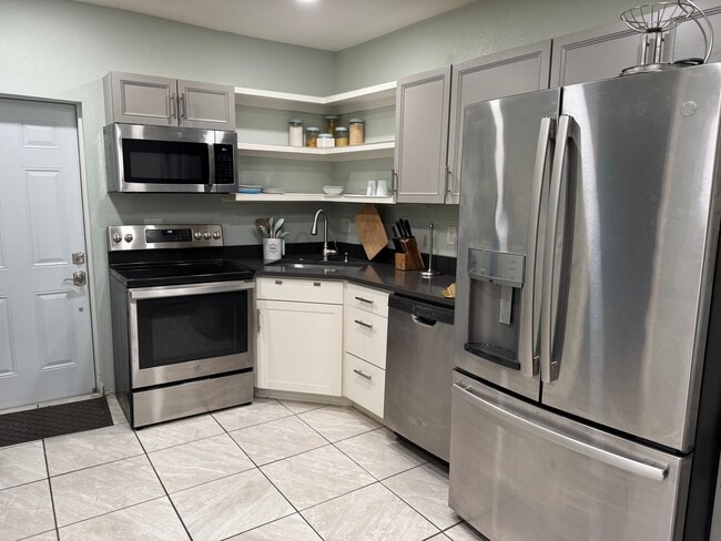 Photo - 2 bedroom 1 bath close to downtown Melbour...