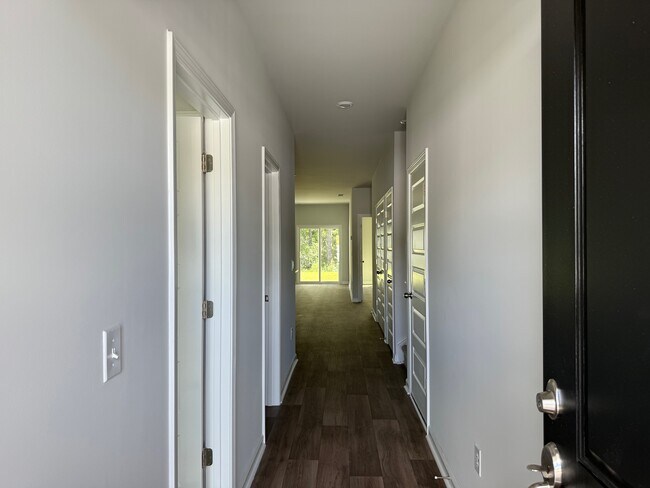 Photo - 1033 Arborwood Ln SW
