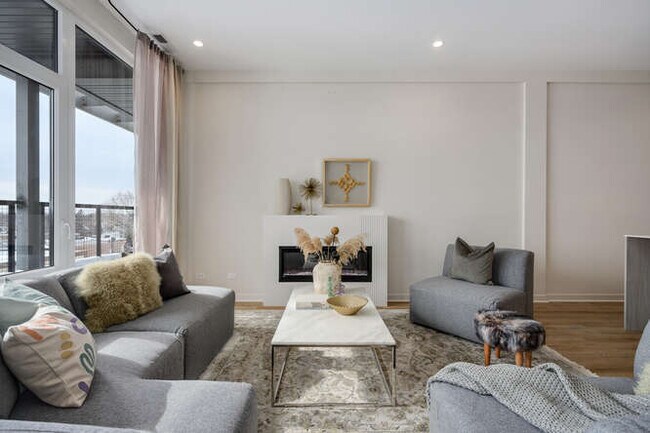 Photo - 3207 N Narragansett Ave Unit 306