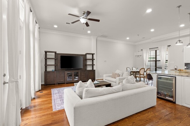 Building Photo - 1408B W 26th St Unit A Rental