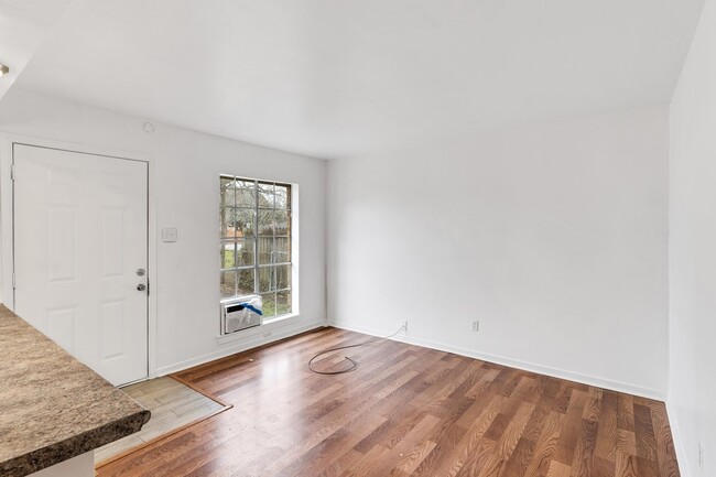 Photo - 6815 Beachwood St Unit 4