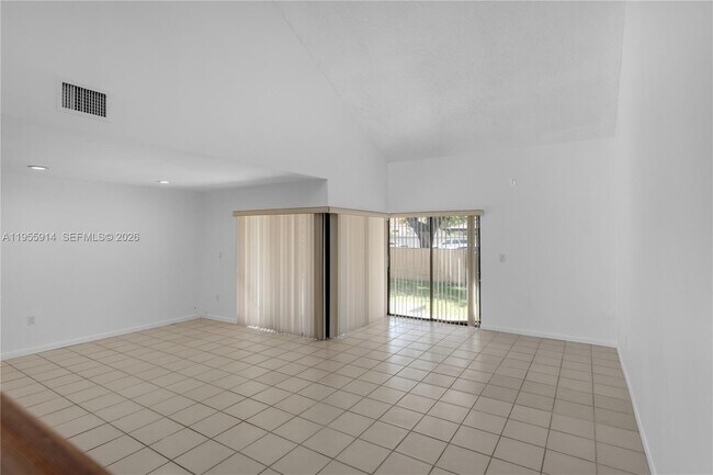 Photo - 6114 SW 127th Pl