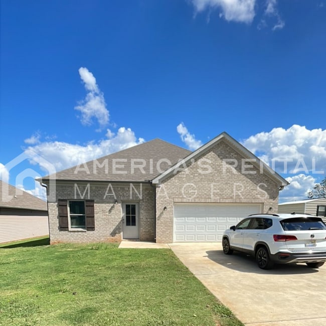 Building Photo - Home for Rent in Weaver AL! Available to View Now!!!