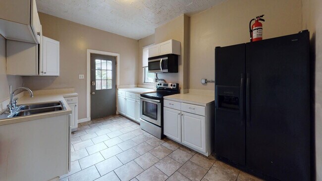 Photo - 2305 Rohs St