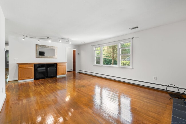 Photo - 31 Raven Wood Rd